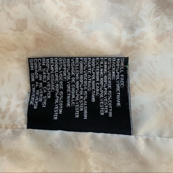 Guess vegan leather women’s jacket, beige with gold zippers. Small - Picture 6 of 7